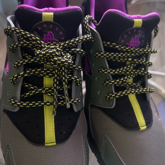 NIKE Huarache Run - Picture 2 of 16